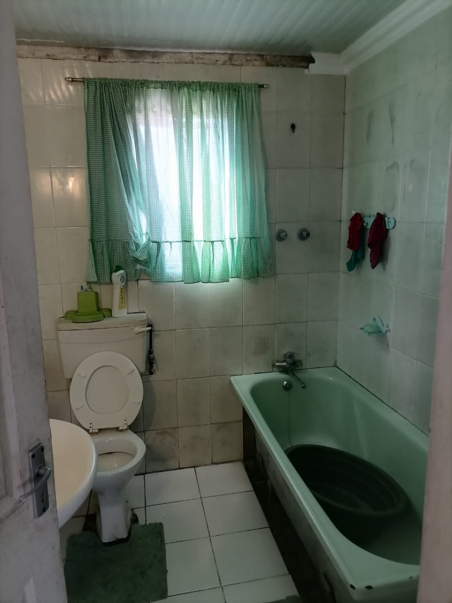 2 Bedroom Property for Sale in Lentegeur Western Cape